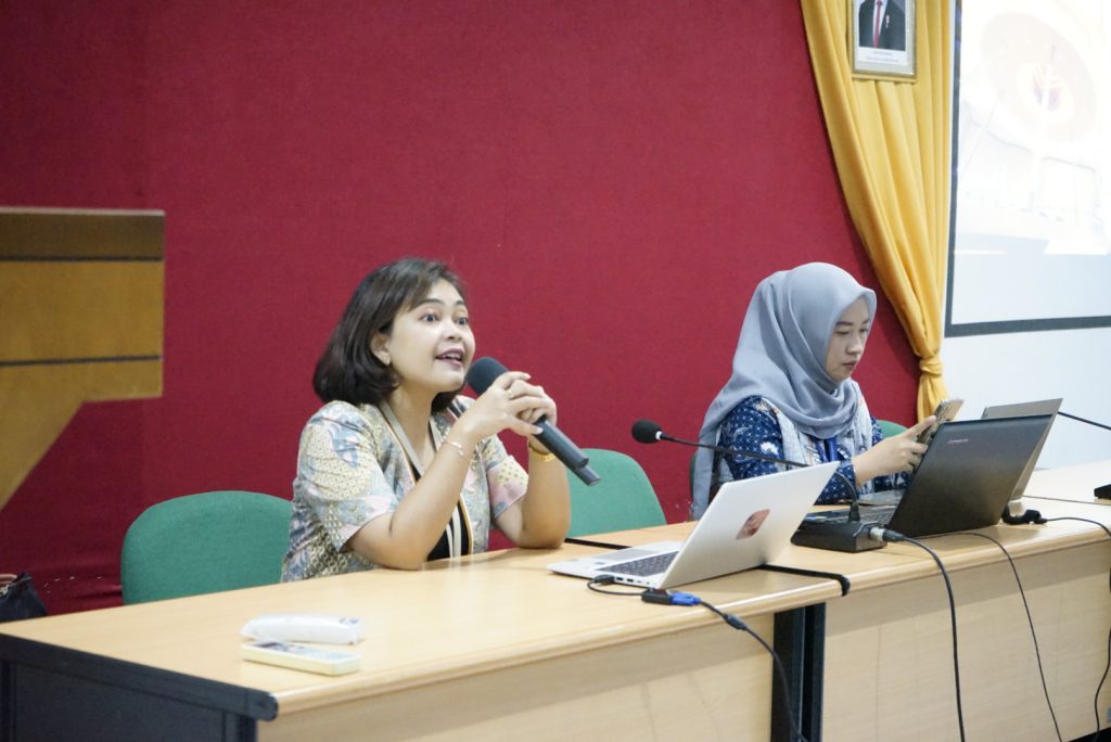 Kunjungan dan Pelatihan Pasar Modal Siswa SMKN 1 Yogyakarta di Politeknik YKPN