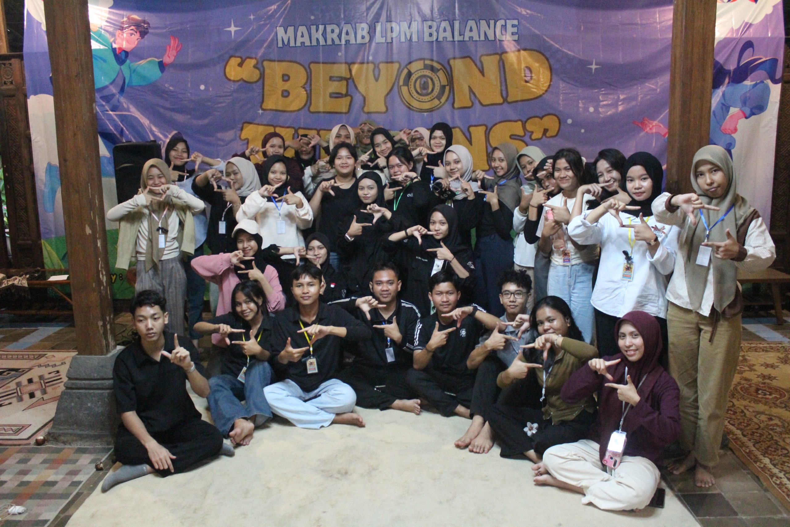 UKM LPM BALANCE POLITEKNIK YKPN SELENGGARAKAN MALAM KEAKRABAN & COLOUR FUN “BEYOND THE LENS”
