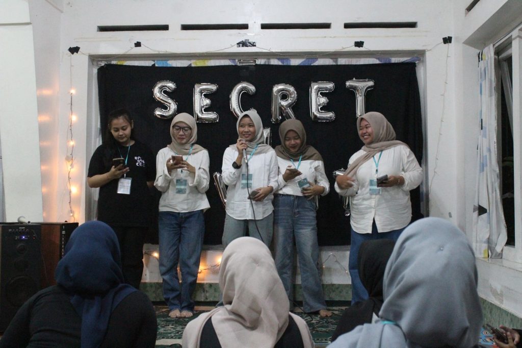 UKM Paduan Suara Mahasiswa Politeknik YKPN menyelenggarakan Kegiatan Latihan Alam 1 di KaliurangMengusung Tema “Voices of Friendship” untuk Bangun Keakraban dan Tingkatkan Kualitas Vokal.